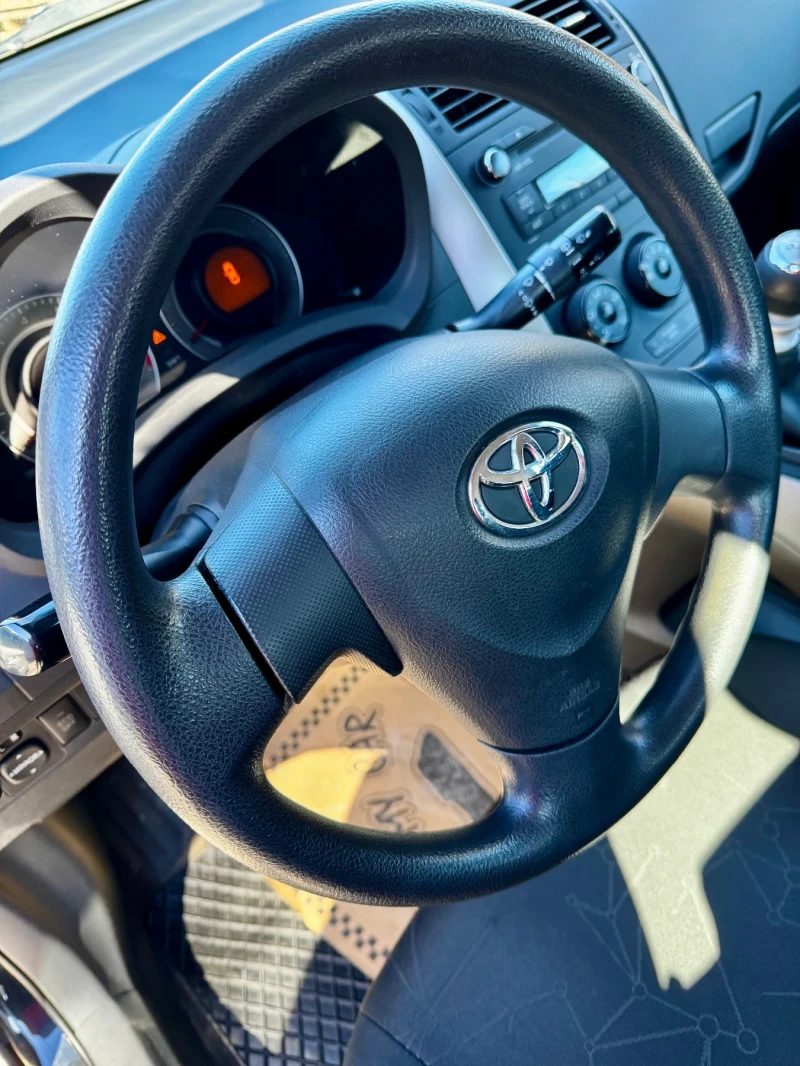 Toyota Auris 1.33 100кс, снимка 7 - Автомобили и джипове - 52234403