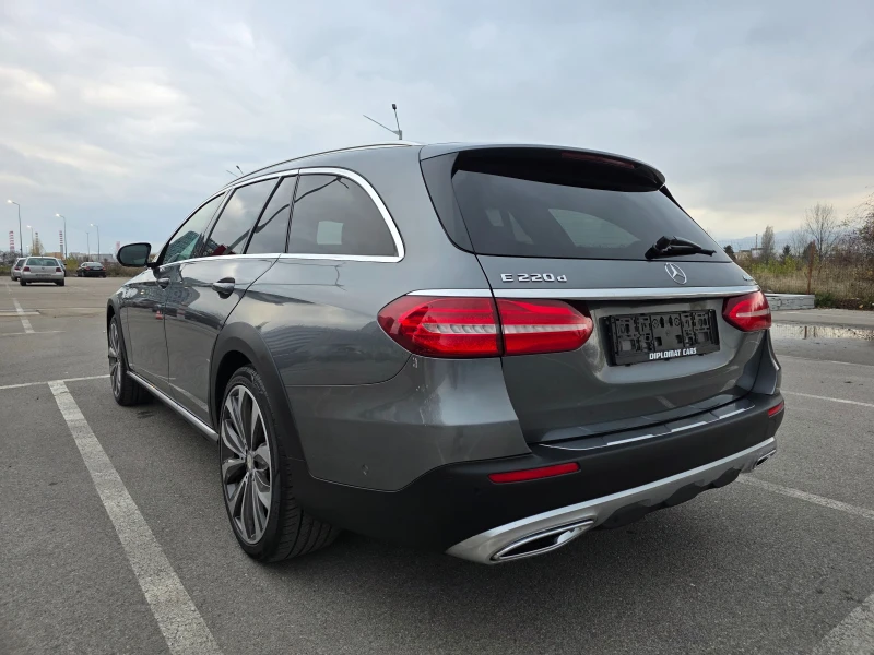 Mercedes-Benz E 220  ALLTERRAIN 4MATIC 360 PANORAMA BURMESTER, снимка 7 - Автомобили и джипове - 52668883