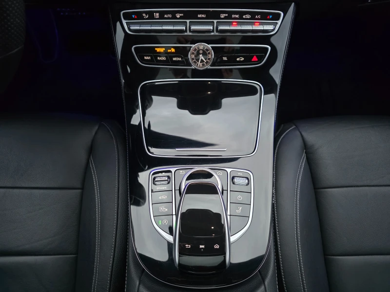 Mercedes-Benz E 220  ALLTERRAIN 4MATIC 360 PANORAMA BURMESTER, снимка 13 - Автомобили и джипове - 52668883