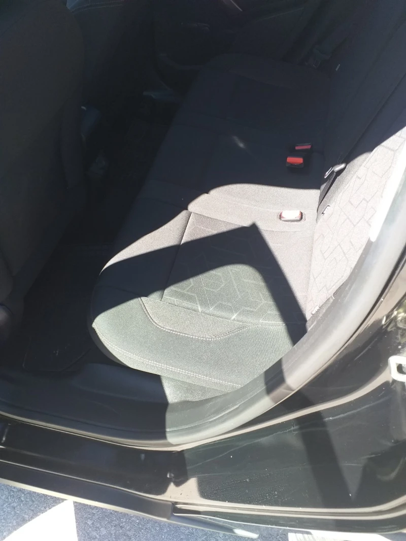 Peugeot 2008 1.6HDi, снимка 9 - Автомобили и джипове - 52775997