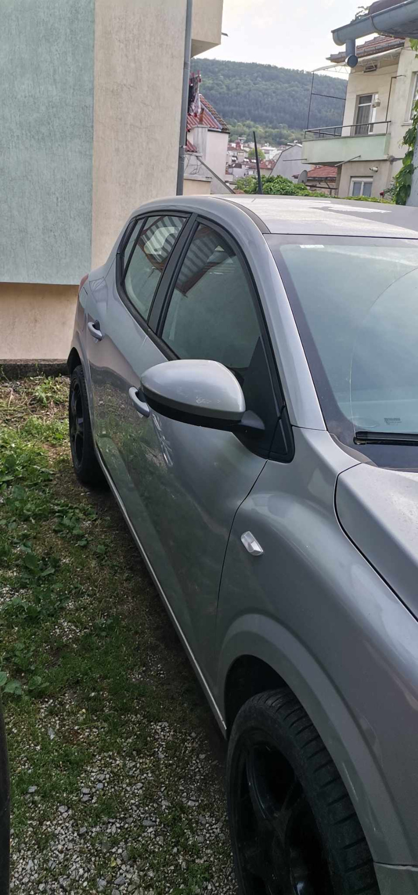 Dacia Sandero 1000 - изображение 1