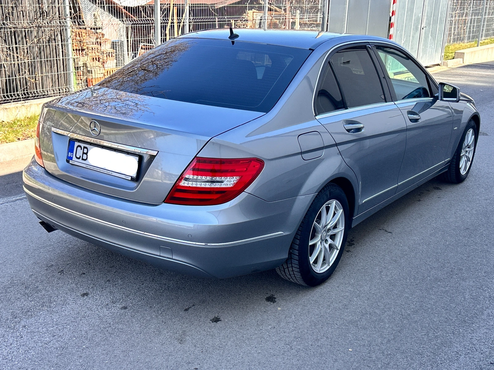 Mercedes-Benz C 180 Elegance - изображение 2