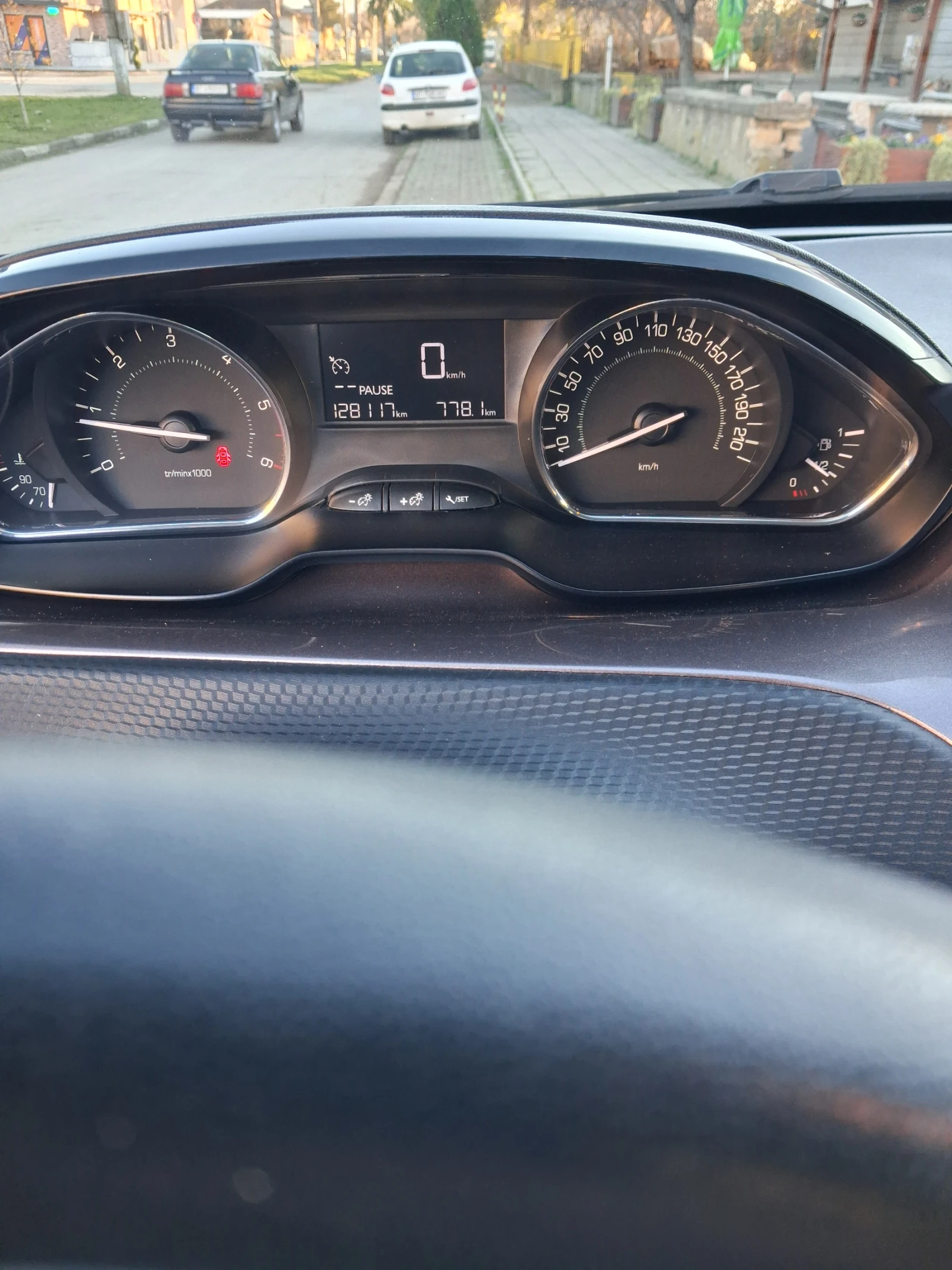 Peugeot 2008 1.6HDi - изображение 7