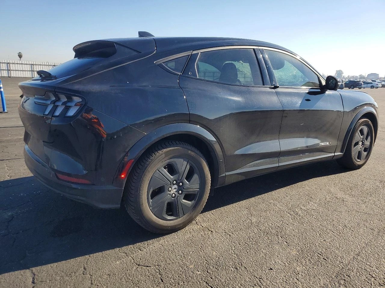 Ford Mustang Mach-E * CALIFORNIA ROUTE 1* КОЖА* ПАНОРАМА* КРАЙНА ЦЕНА*, снимка 4 - Автомобили и джипове - 53757559