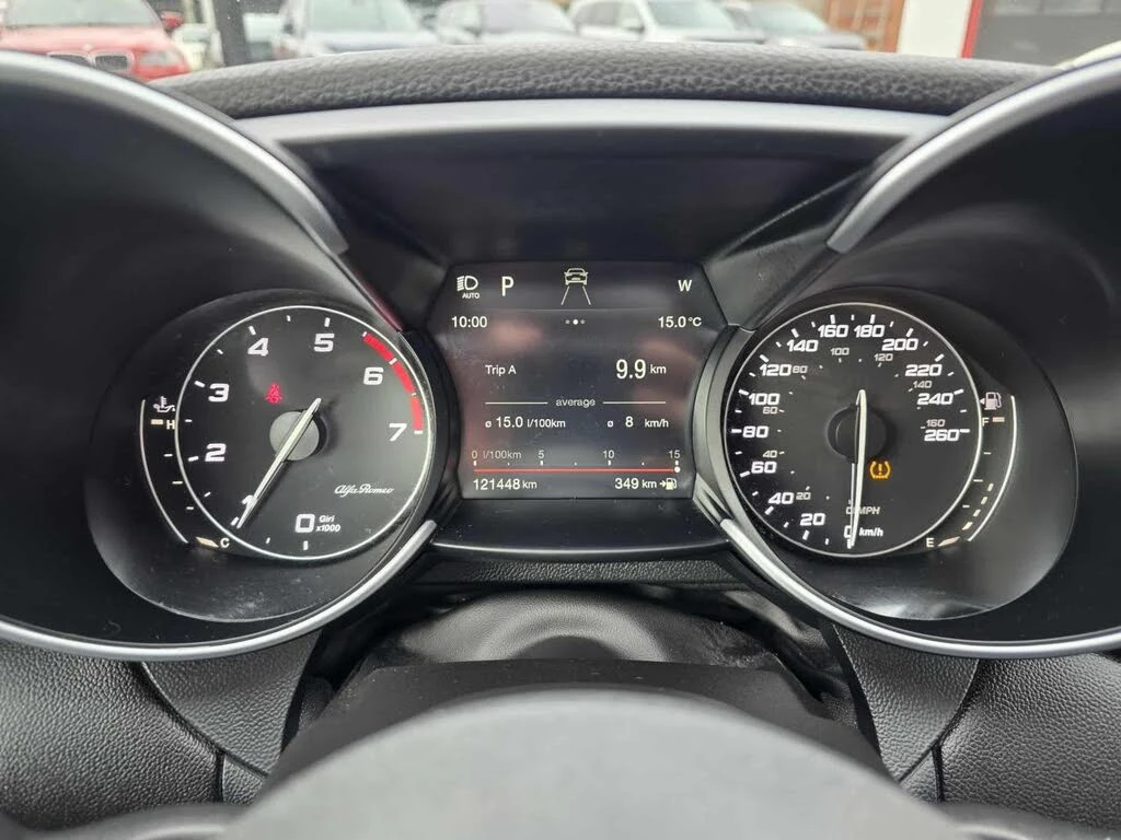 Alfa Romeo Giulia AWD* АвтоКредит (ЦЕНА ДО БГ), снимка 13 - Автомобили и джипове - 53786277