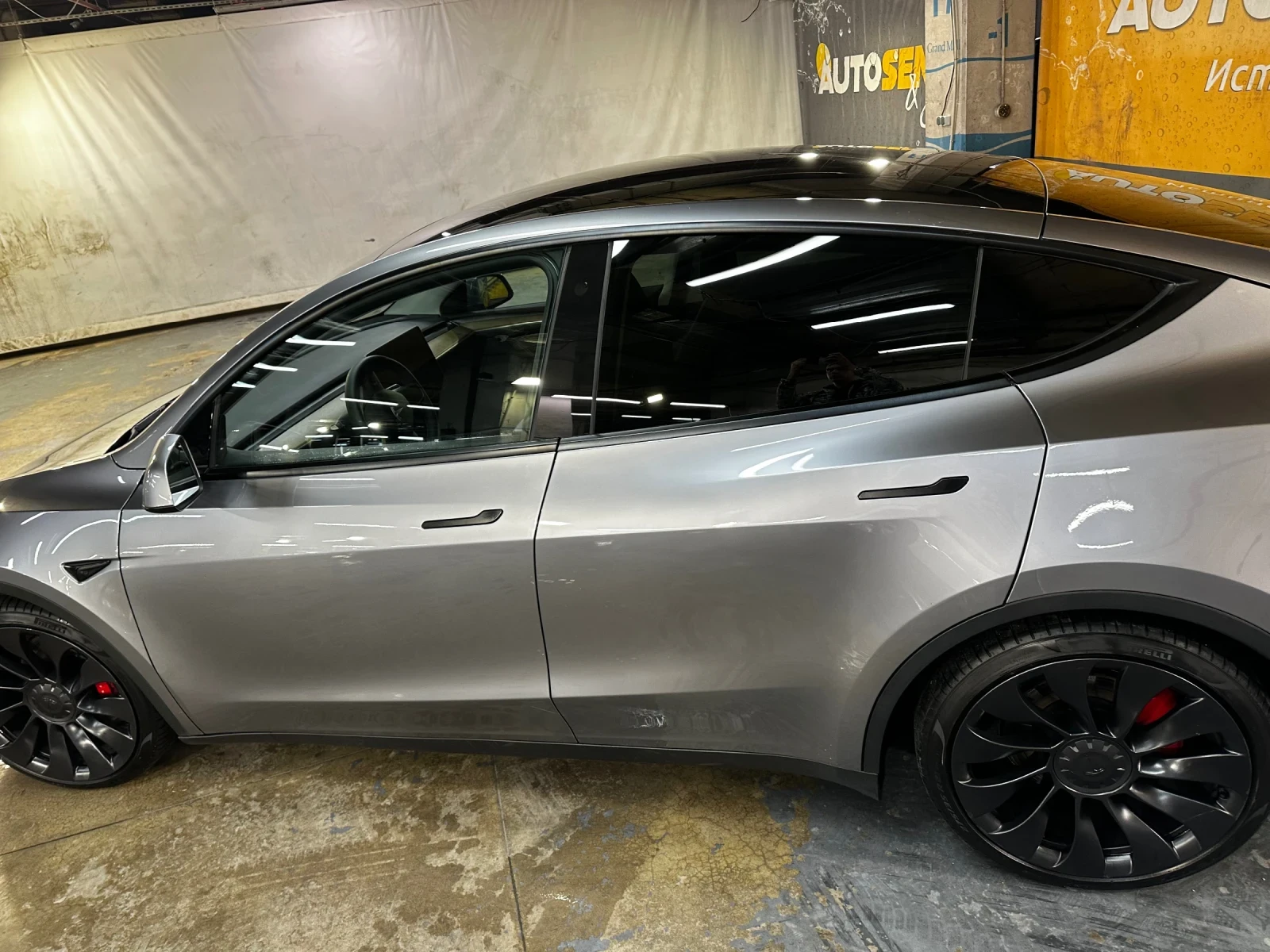 Tesla Model Y Performance , снимка 10 - Автомобили и джипове - 53916437