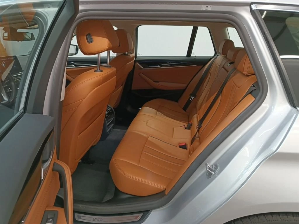 BMW 530E Lounge , снимка 8 - Автомобили и джипове - 53963833