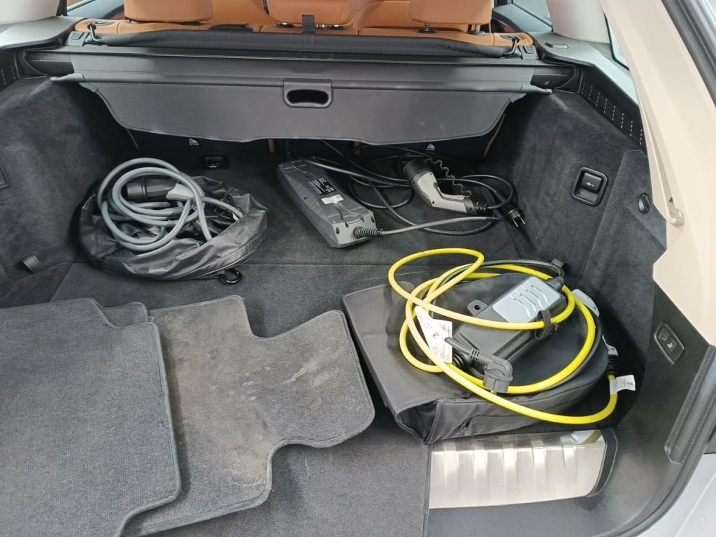 BMW 530E Lounge , снимка 14 - Автомобили и джипове - 53963833