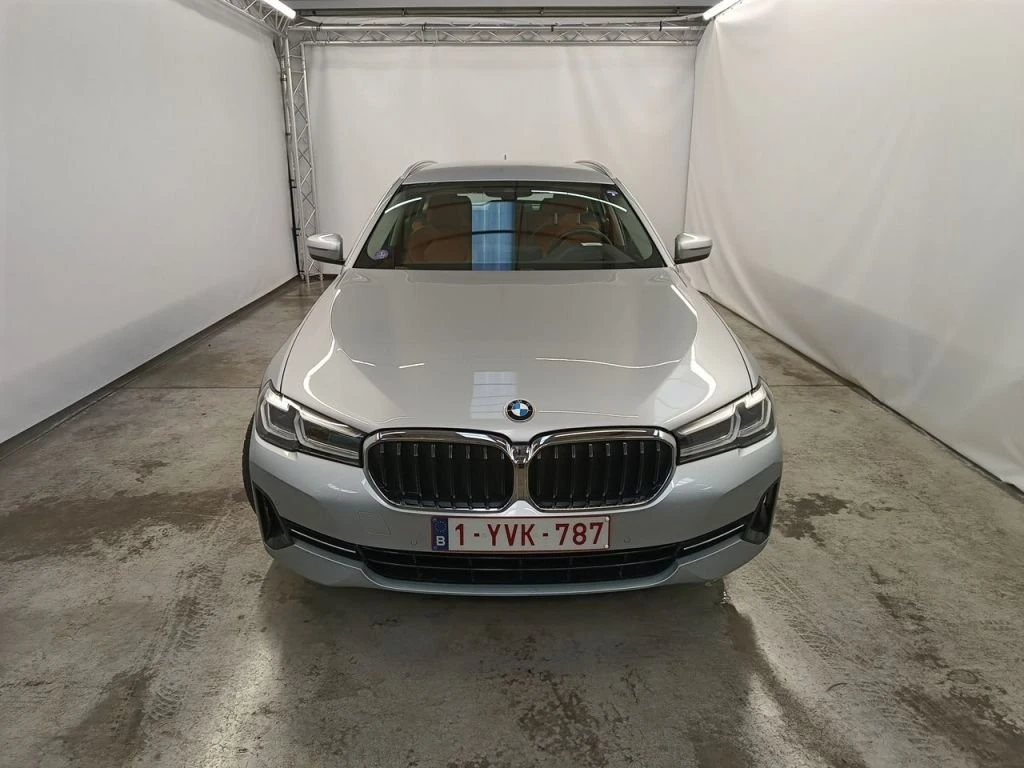 BMW 530E Lounge , снимка 3 - Автомобили и джипове - 53963833
