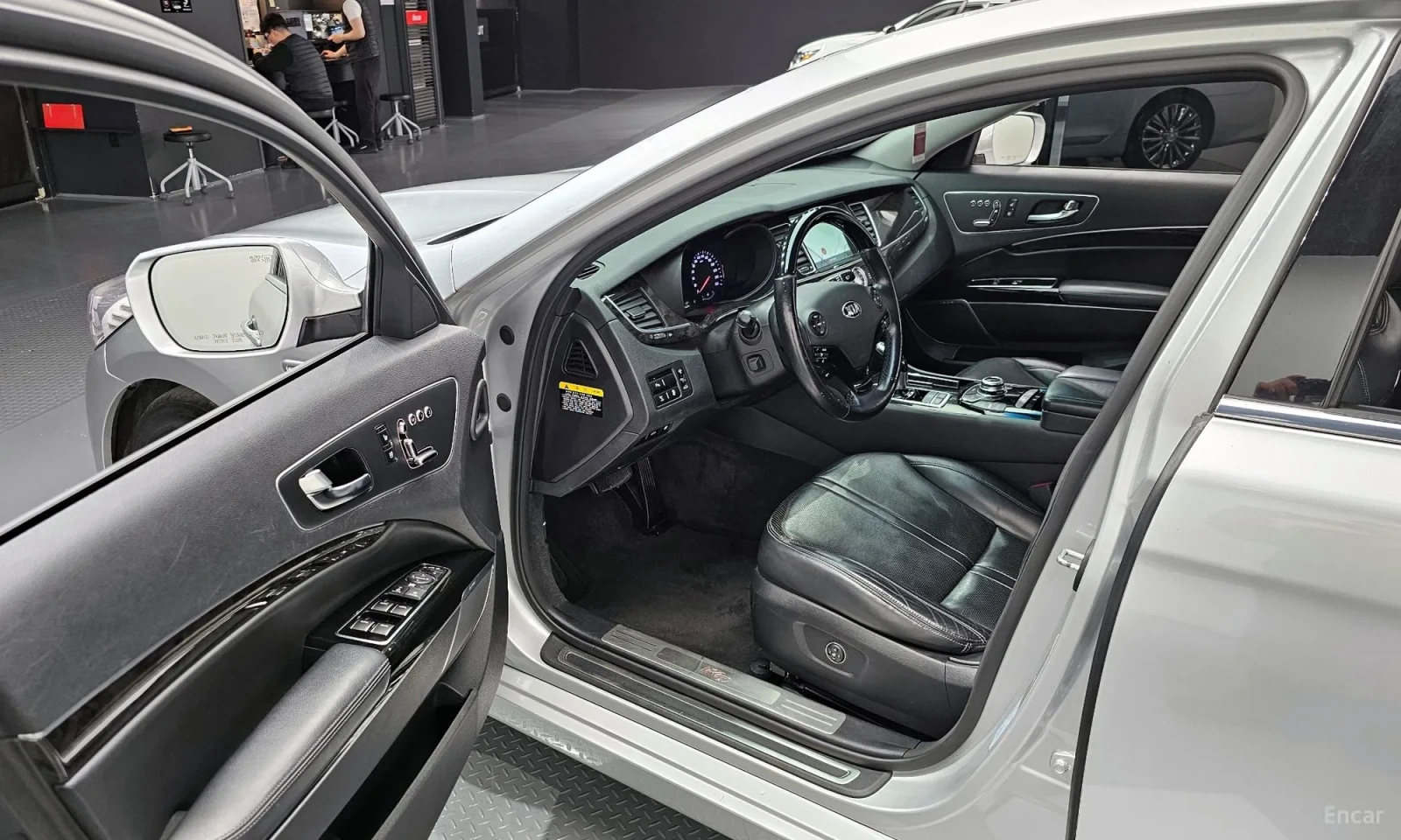 Kia K9 3.8 GDI Executive, снимка 5 - Автомобили и джипове - 54338925