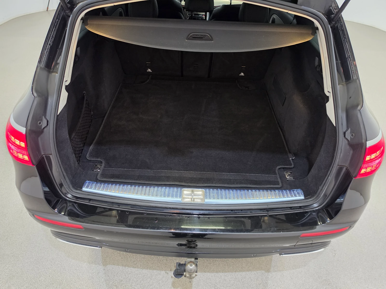 Mercedes-Benz E 200 E 200d Avantgarde Aut. LED-Xenon Widescreen, снимка 13 - Автомобили и джипове - 54621393