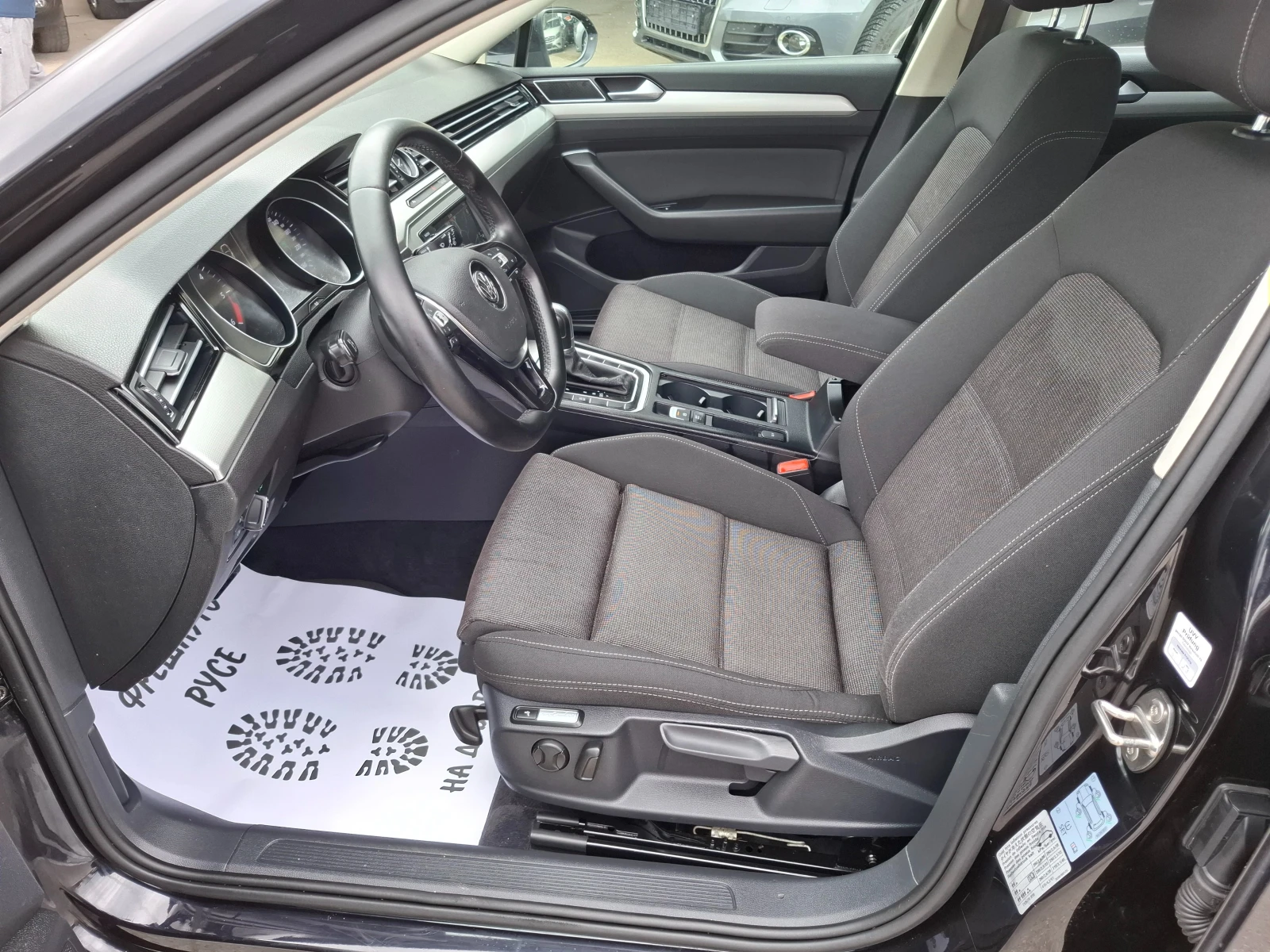 VW Passat 2.0TDI Navi Подгрев, снимка 6 - Автомобили и джипове - 54629125