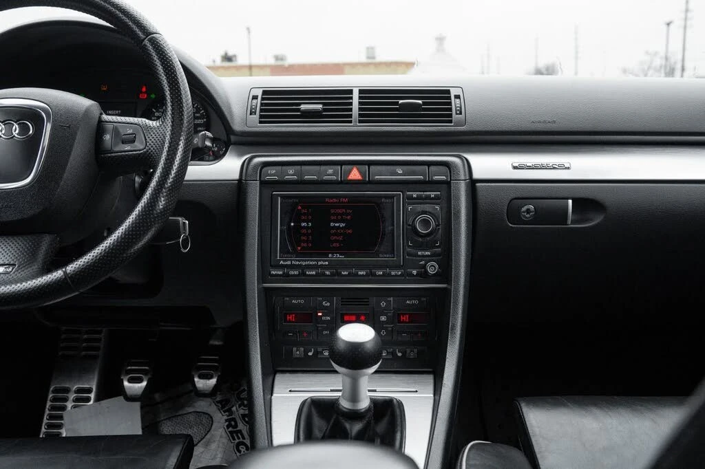 Audi Rs4 quattro Sedan AWD, снимка 8 - Автомобили и джипове - 54744476
