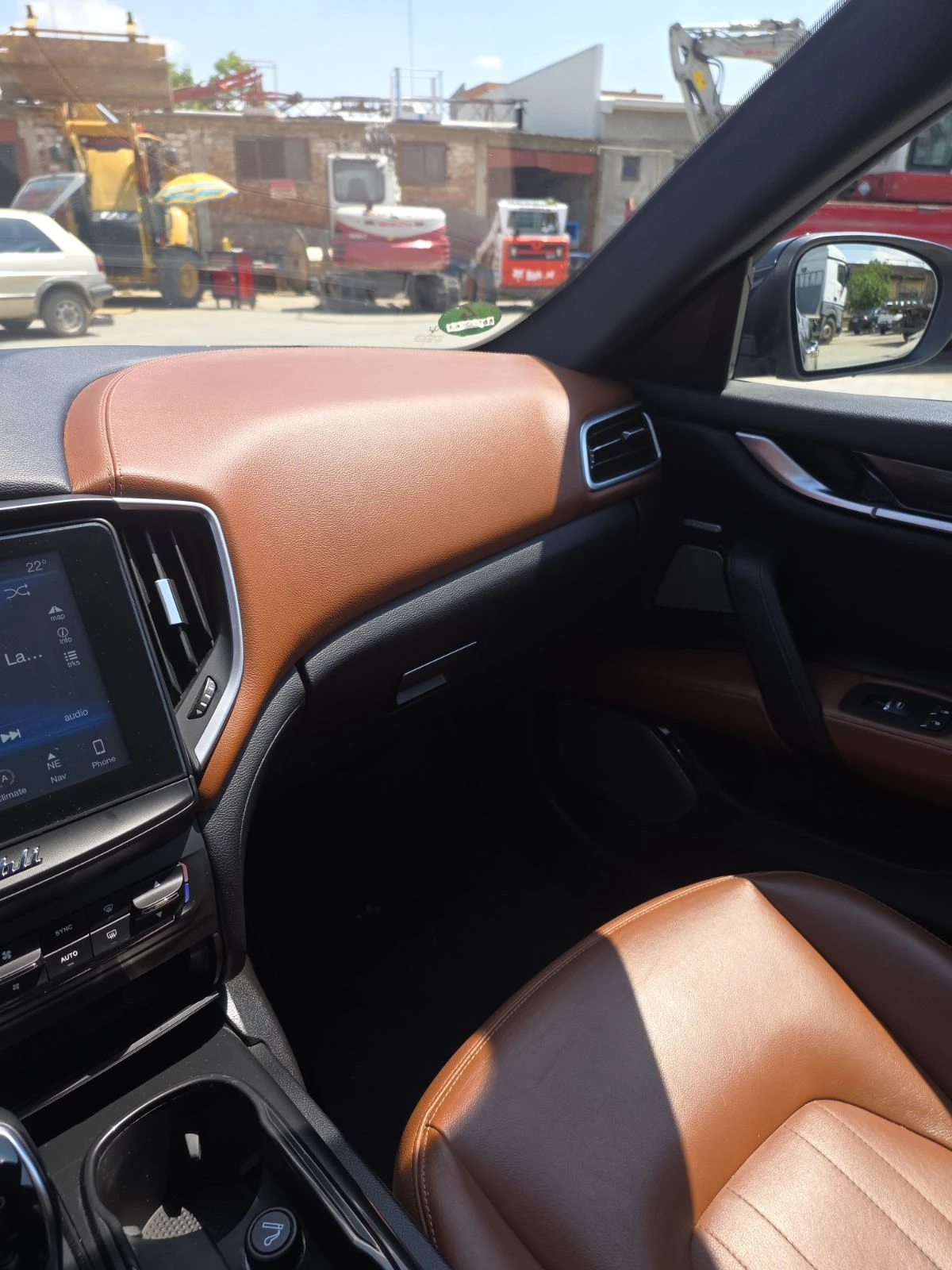 Maserati Ghibli, снимка 9 - Автомобили и джипове - 54826496