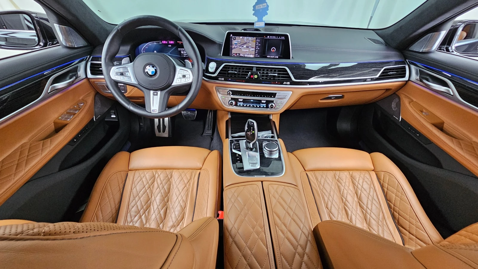 BMW 740 М ПАКЕТ/ОБДУХ/HUD/МАСАЖИ/360/ДИСТРОНИК/НОЩНО ВИЖ/, снимка 4 - Автомобили и джипове - 55446056