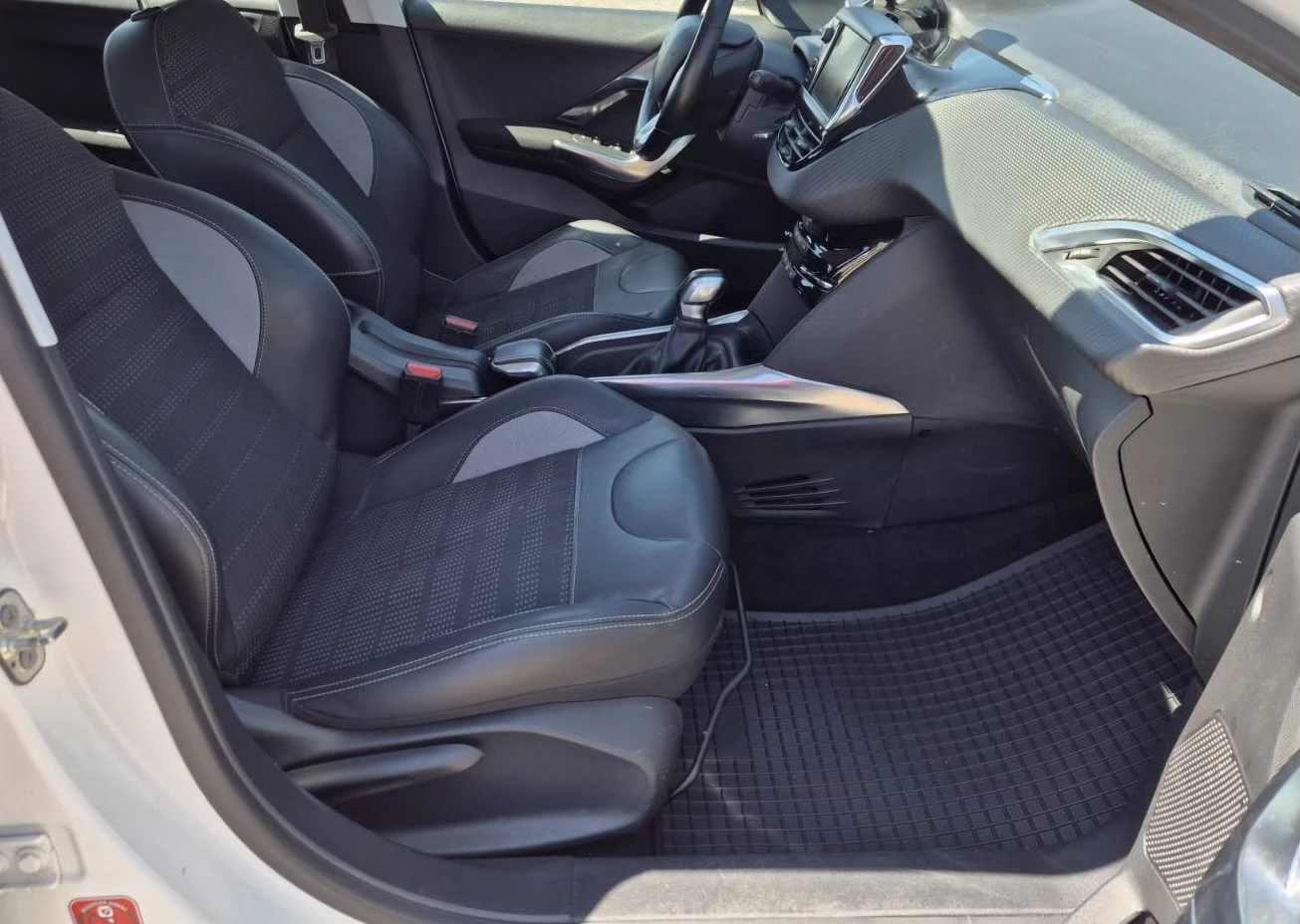 Peugeot 2008, снимка 9 - Автомобили и джипове - 55503433