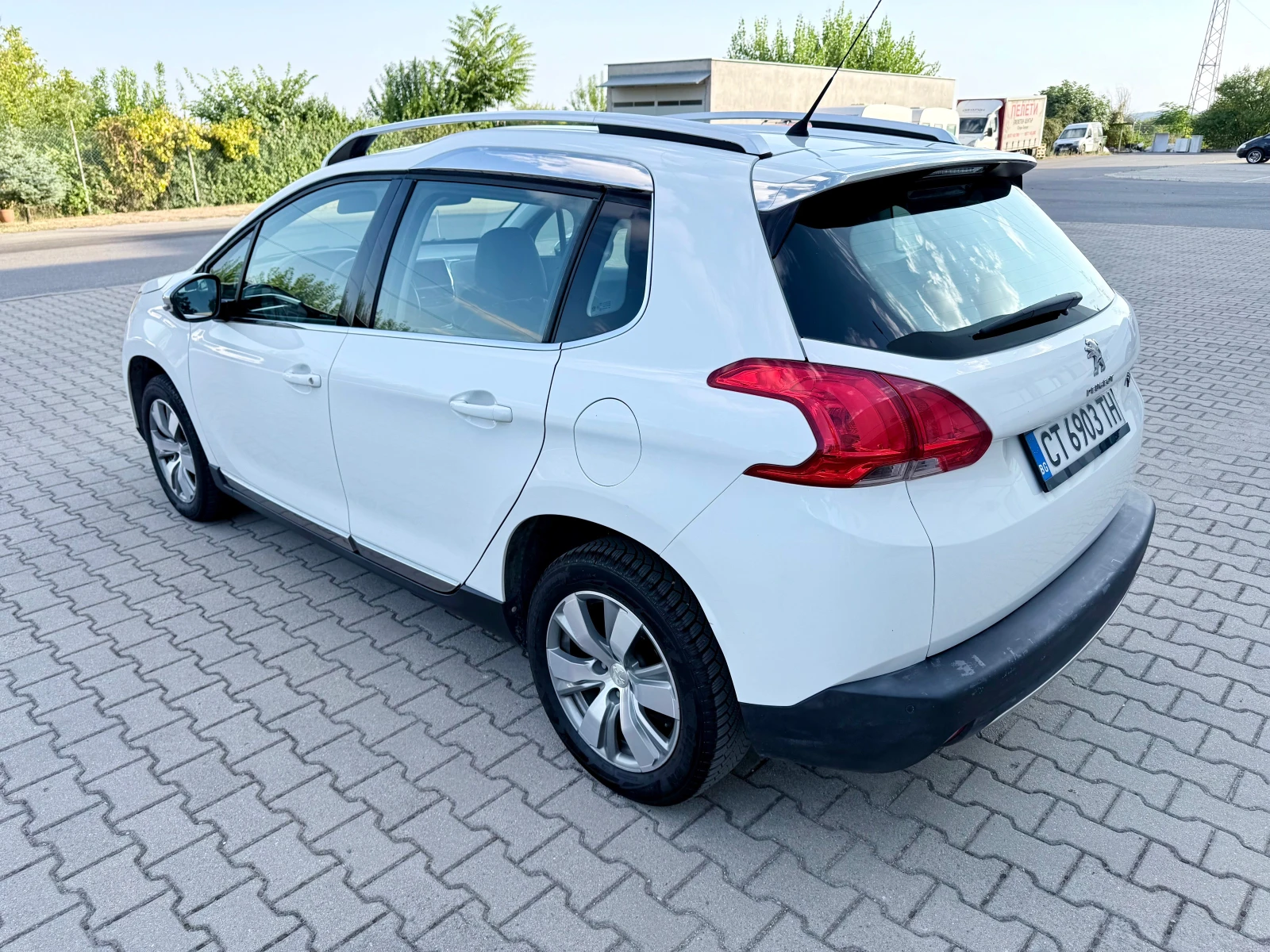 Peugeot 2008, снимка 3 - Автомобили и джипове - 55503433