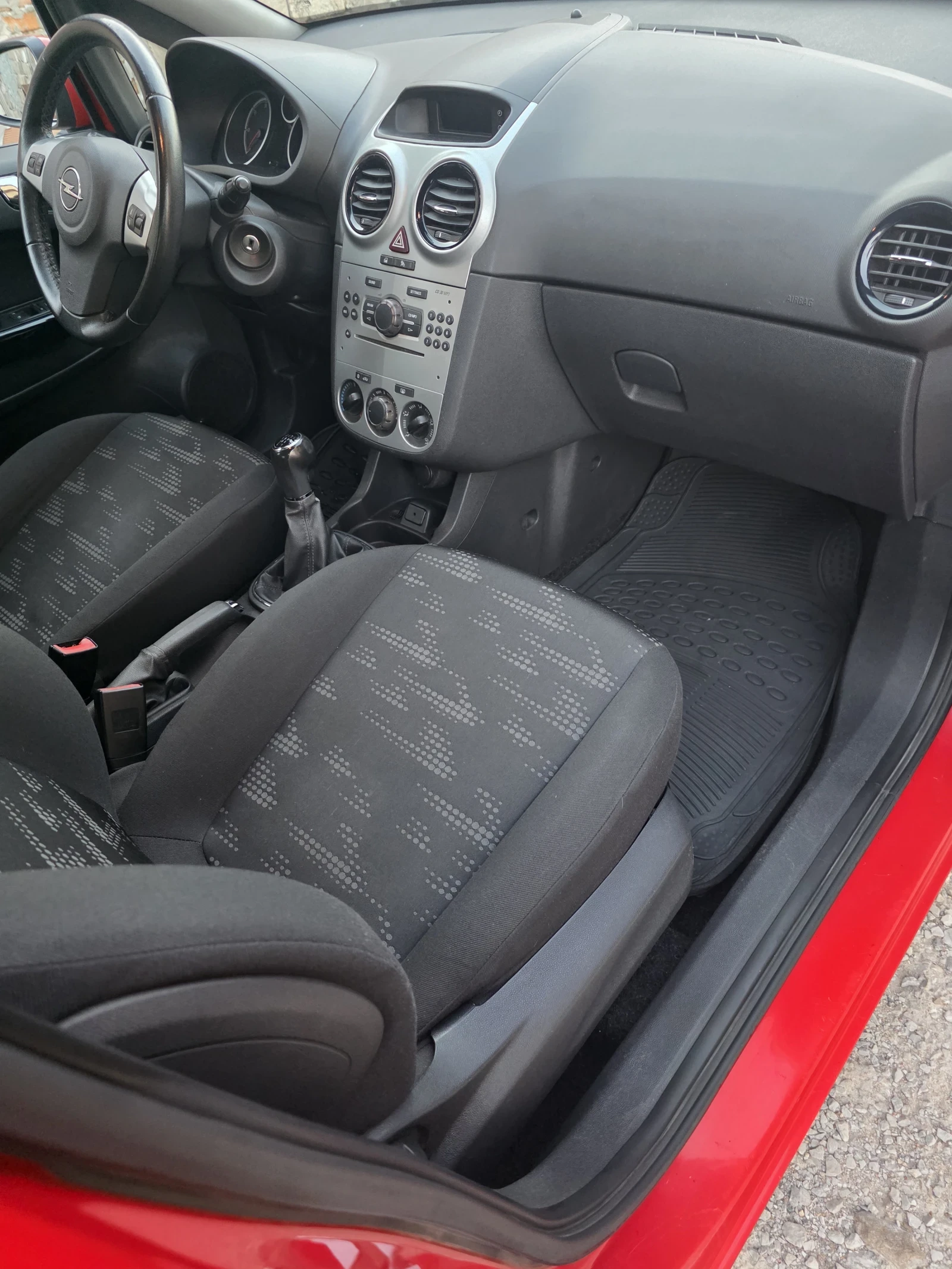 Opel Corsa, снимка 7 - Автомобили и джипове - 55695702