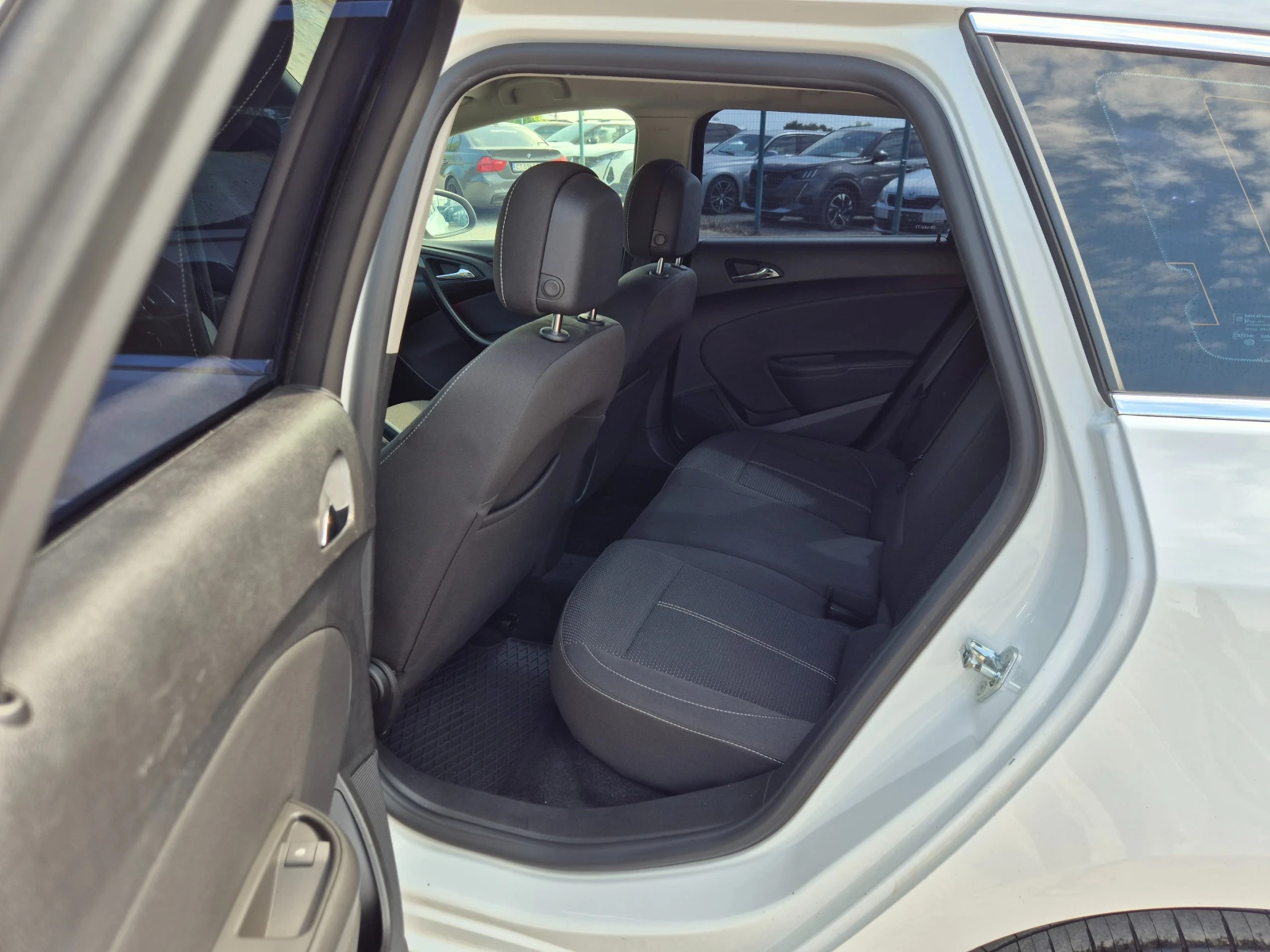 Opel Astra 1.6CDTI 136кс, снимка 12 - Автомобили и джипове - 55732342