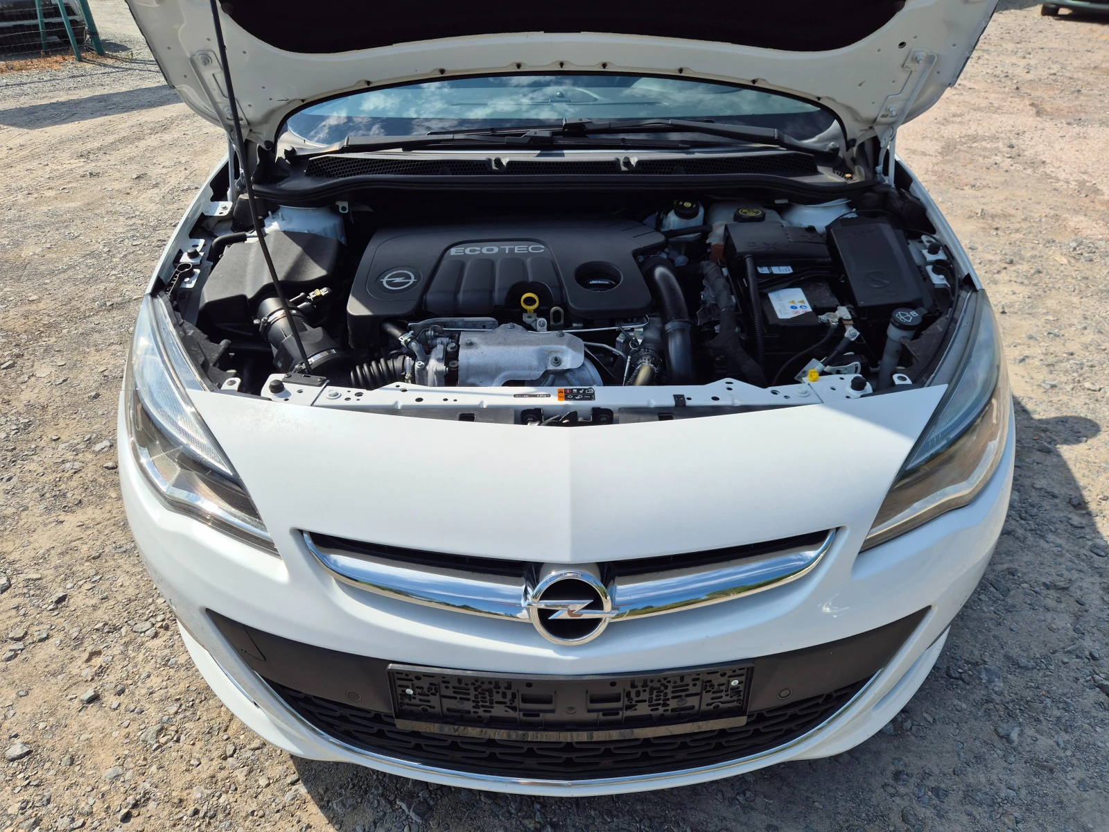 Opel Astra 1.6CDTI 136кс, снимка 16 - Автомобили и джипове - 55732342