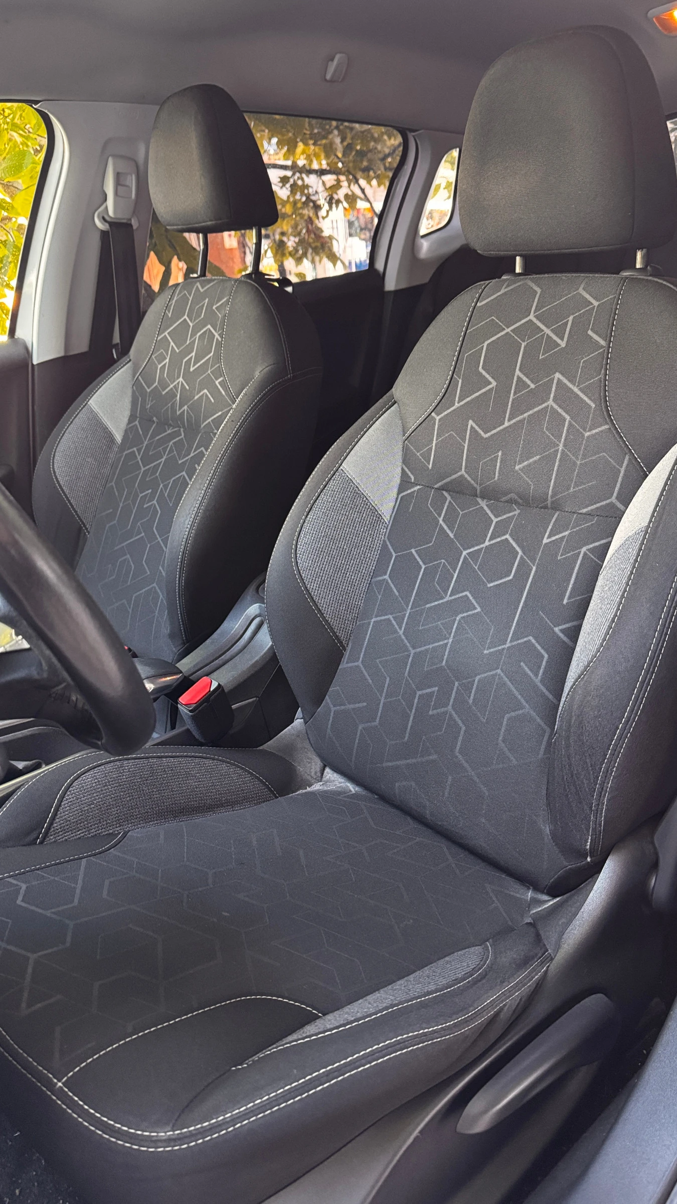 Peugeot 2008 BlueHDI, снимка 14 - Автомобили и джипове - 55734689