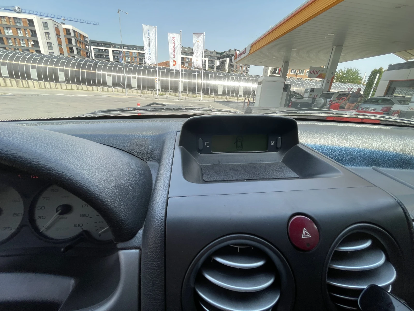 Citroen Berlingo 2.0HDI, снимка 15 - Автомобили и джипове - 55938759