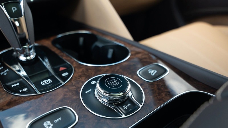 Bentley Bentayga V8 TOURING , снимка 14 - Автомобили и джипове - 44176410