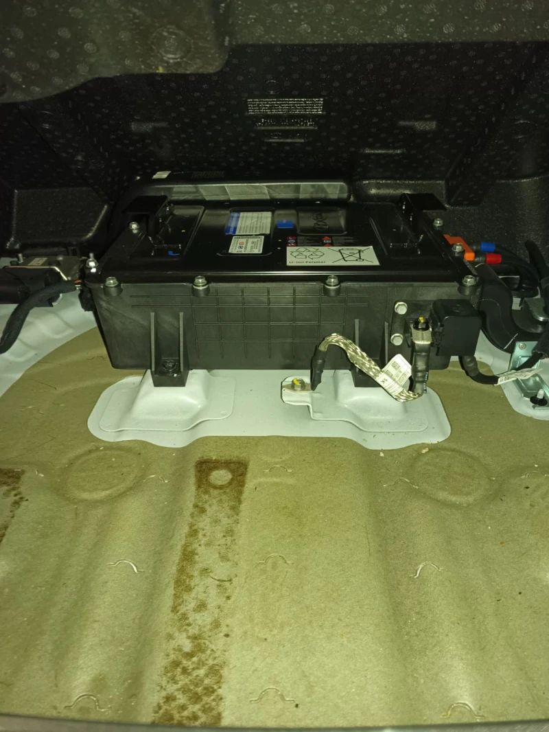 Kia Sportage, снимка 10 - Автомобили и джипове - 52885929