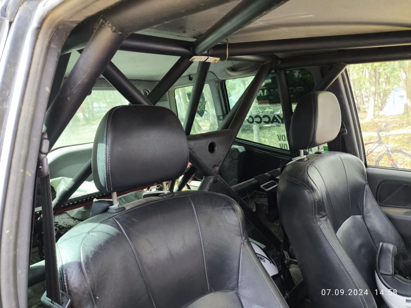 Nissan Terrano 2, 7 TDI 125к.с , снимка 9 - Автомобили и джипове - 53099227