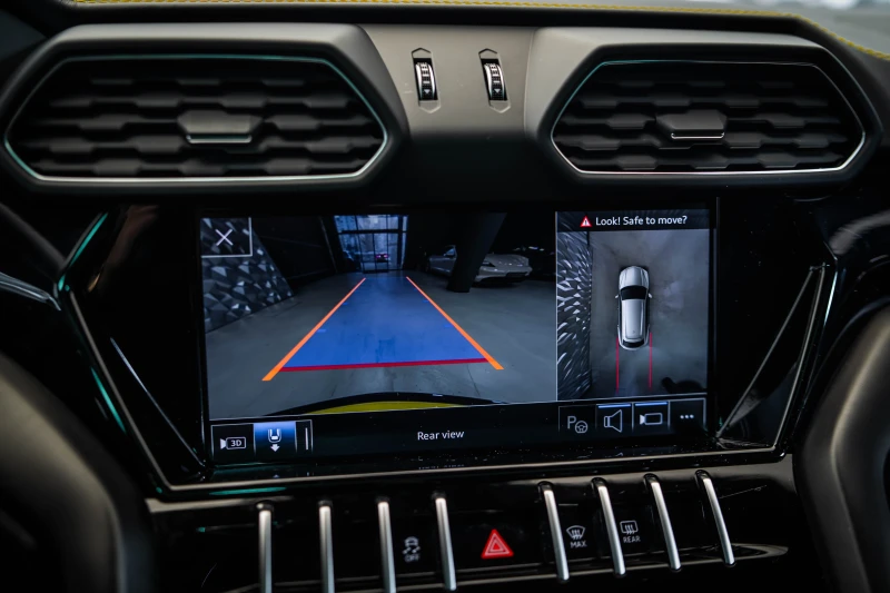 Lamborghini Urus Giallo Auge* B&O3D* Pano* Alcantara, снимка 17 - Автомобили и джипове - 53197239