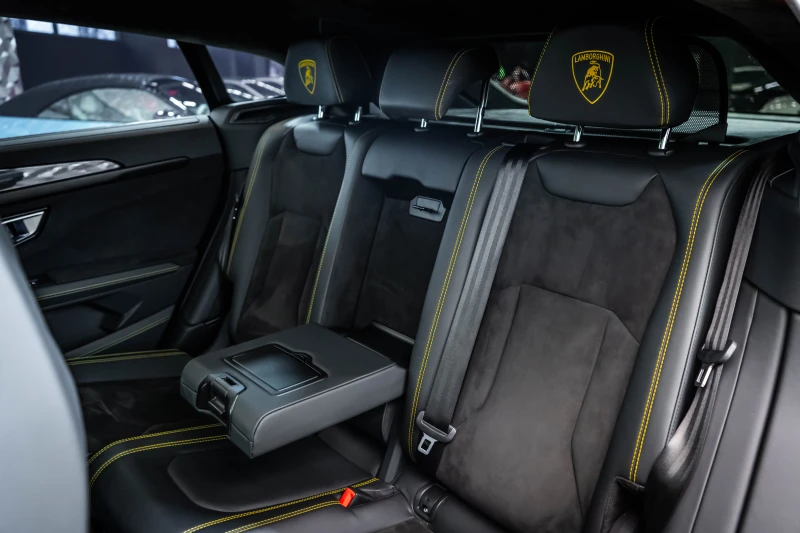 Lamborghini Urus Giallo Auge* B&O3D* Pano* Alcantara, снимка 16 - Автомобили и джипове - 53197239
