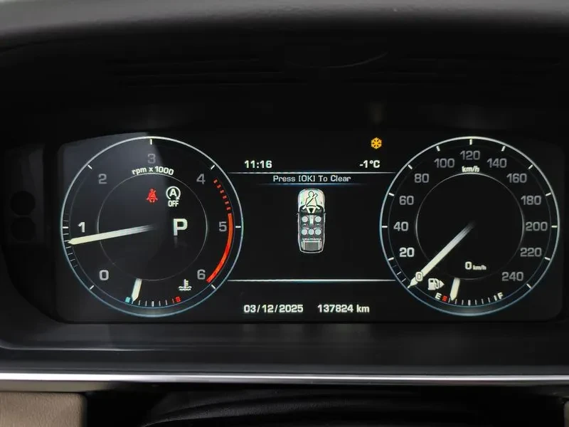 Land Rover Range Rover Sport 3.0D, снимка 8 - Автомобили и джипове - 54500524