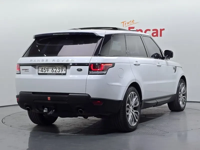 Land Rover Range Rover Sport 3.0D, снимка 2 - Автомобили и джипове - 54500524