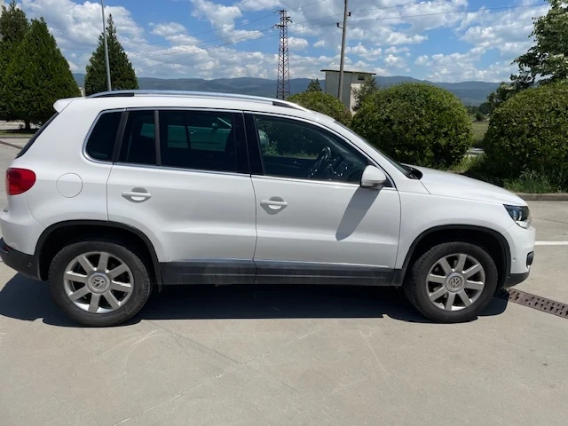 VW Tiguan, снимка 4 - Автомобили и джипове - 54671532