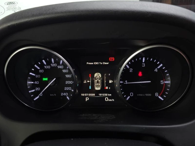 Land Rover Discovery Sport 2.0 Automatic, снимка 8 - Автомобили и джипове - 55841382