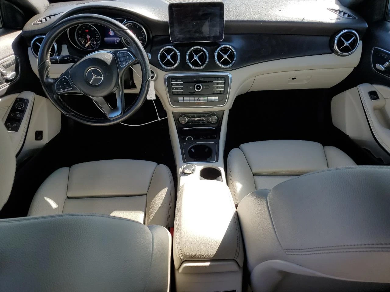 Mercedes-Benz GLA 250  - изображение 7