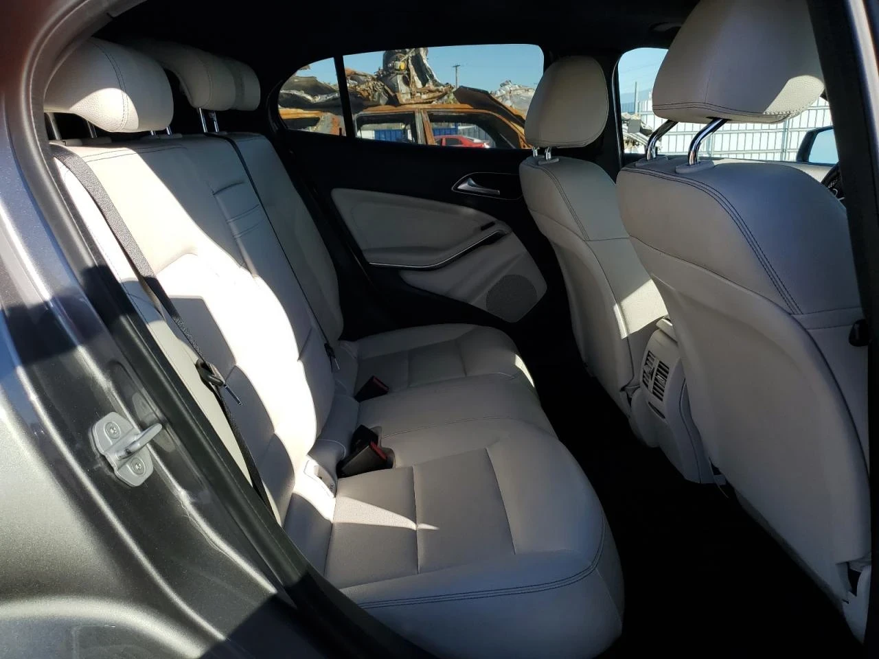 Mercedes-Benz GLA 250  - изображение 10
