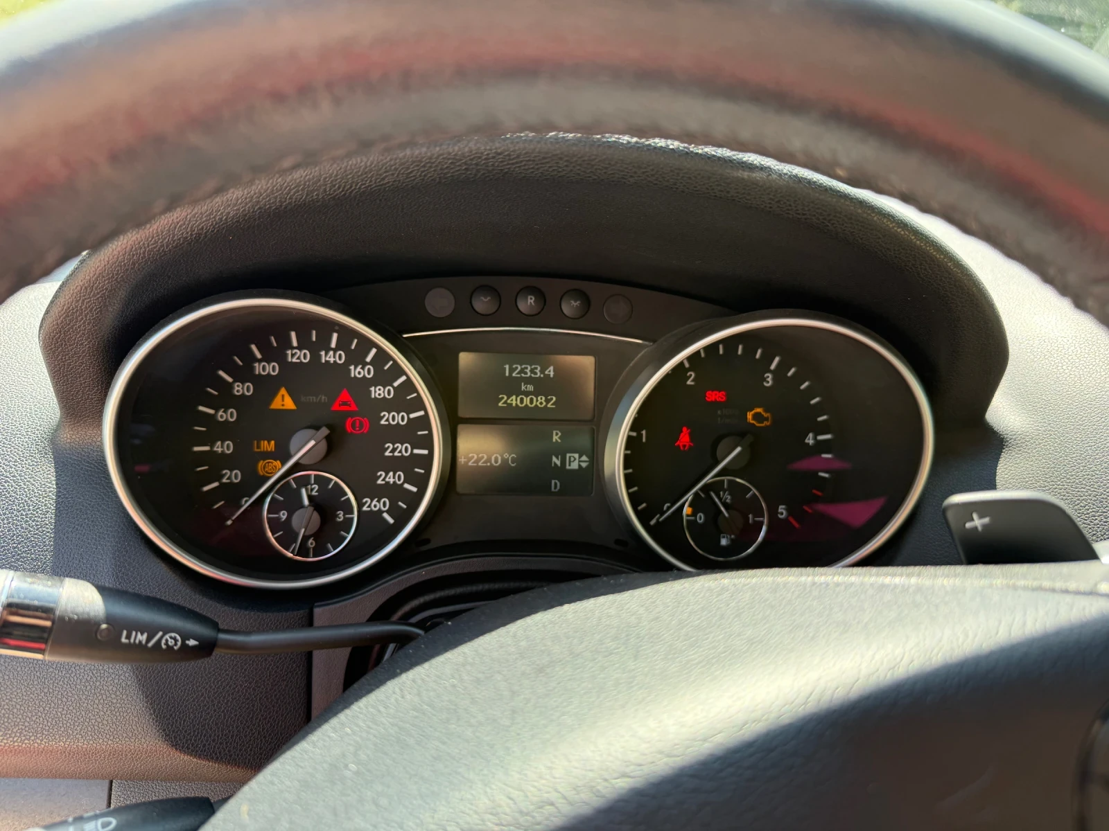 Mercedes-Benz ML 320  - изображение 8