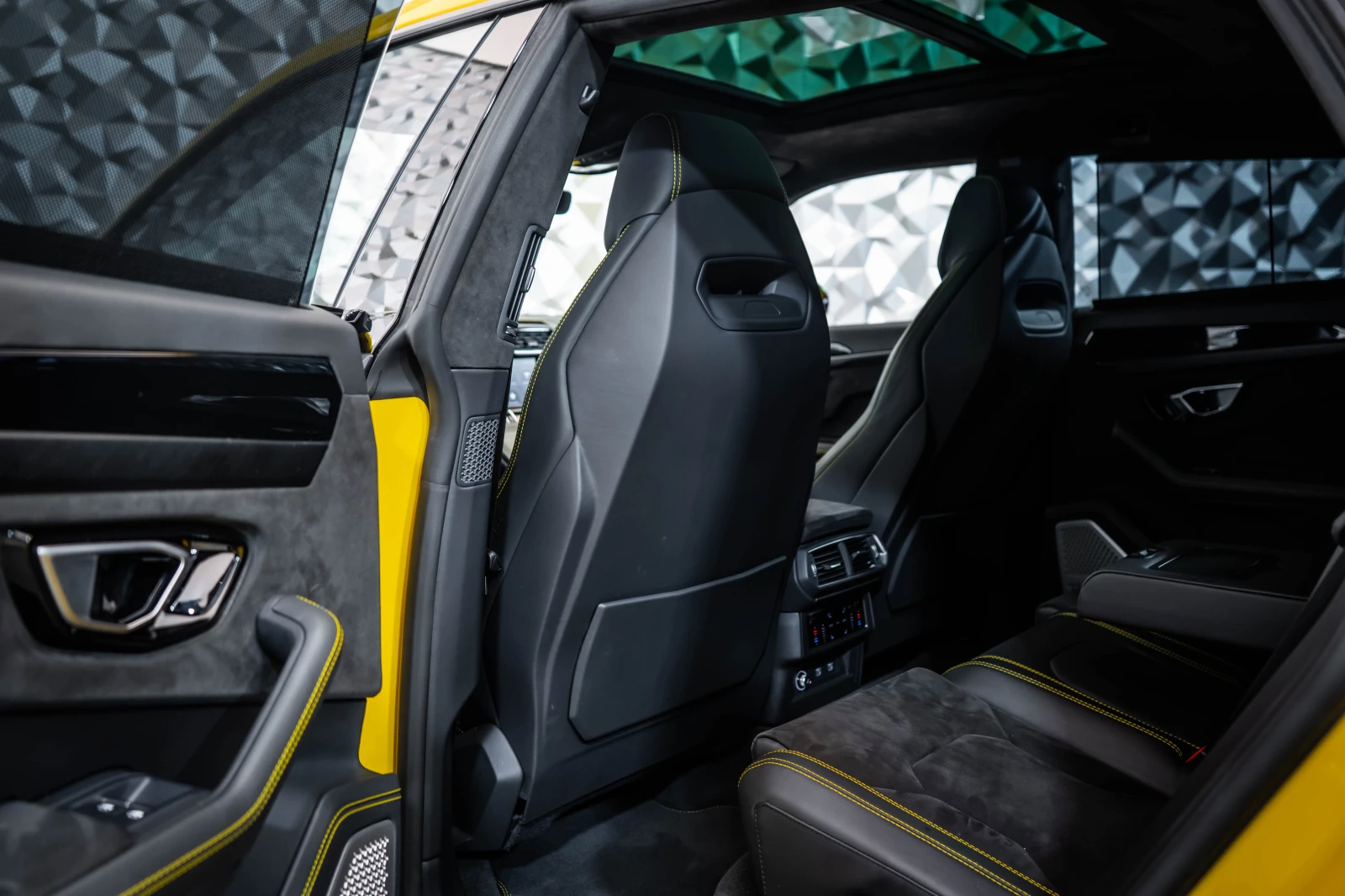 Lamborghini Urus Giallo Auge* B&O3D* Pano* Alcantara | Mobile.bg � ����������� 14