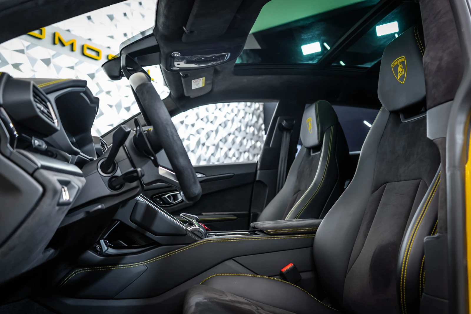 Lamborghini Urus Giallo Auge* B&O3D* Pano* Alcantara | Mobile.bg � ����������� 13