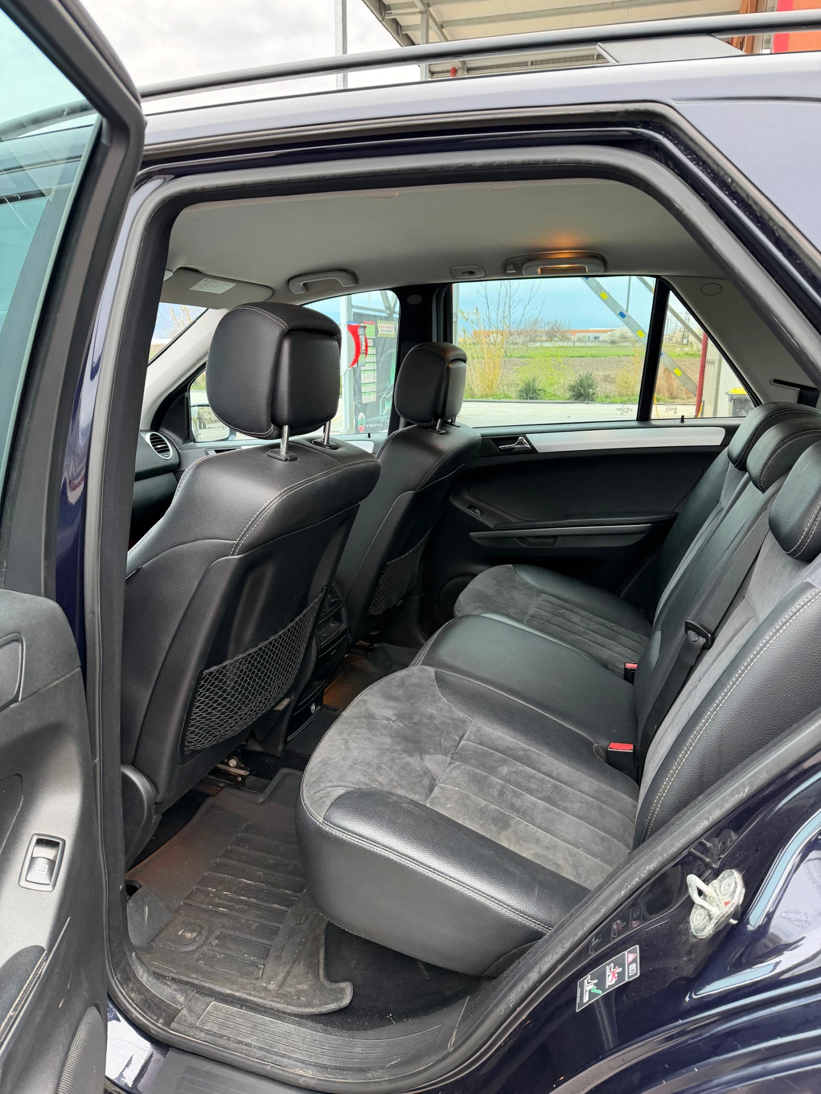 Mercedes-Benz ML 320, снимка 11 - Автомобили и джипове - 54020377