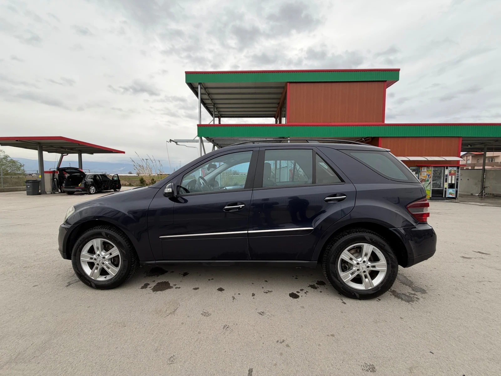 Mercedes-Benz ML 320, снимка 6 - Автомобили и джипове - 54020377