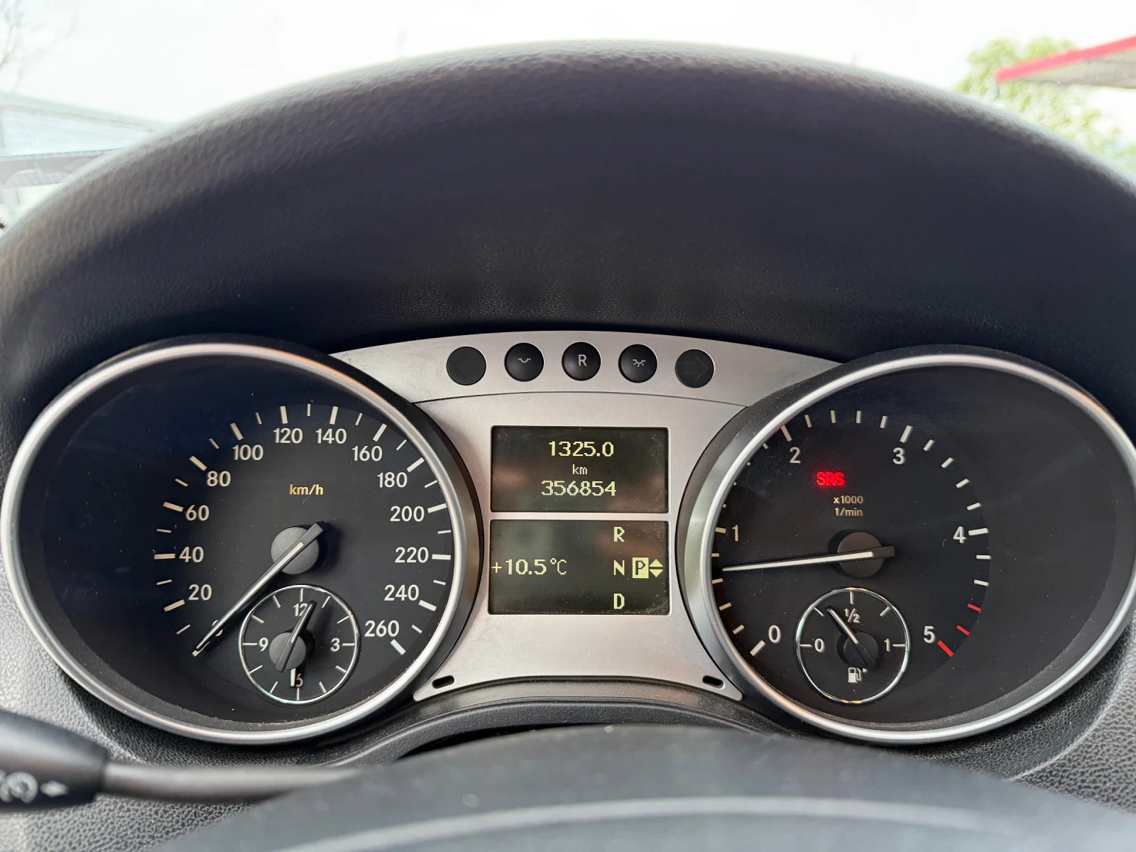 Mercedes-Benz ML 320, снимка 14 - Автомобили и джипове - 54020377