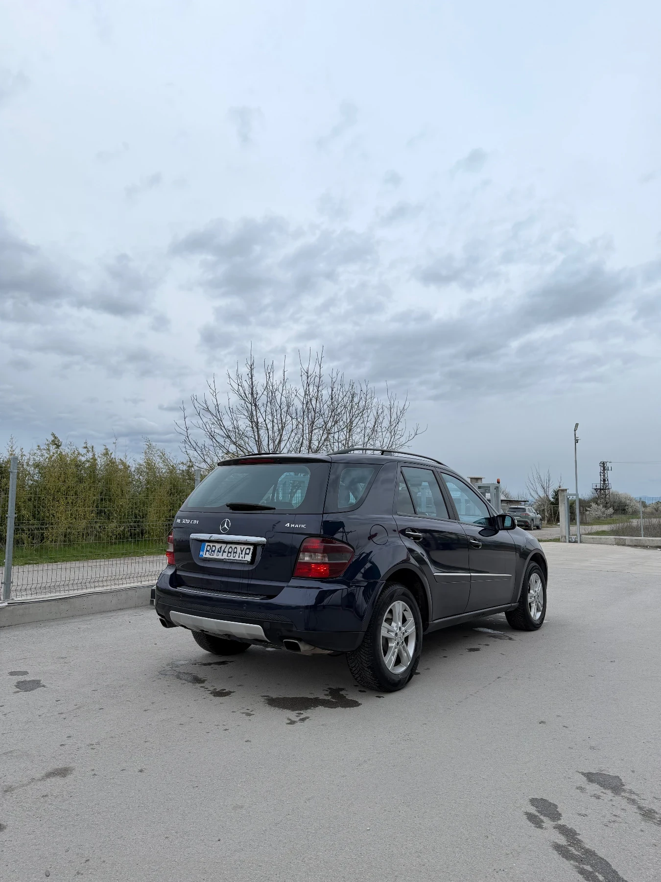 Mercedes-Benz ML 320, снимка 3 - Автомобили и джипове - 54020377