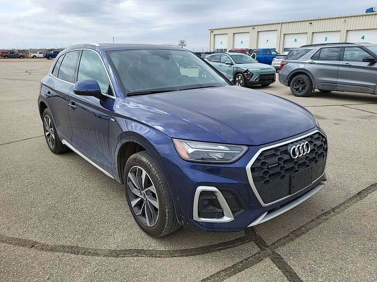 Audi Q5 S LINE/2 КЛЮЧА/ПАНО/PROGRESSIV/CARFAX/ФИНАНСИРАНЕ, снимка 2 - Автомобили и джипове - 54672638