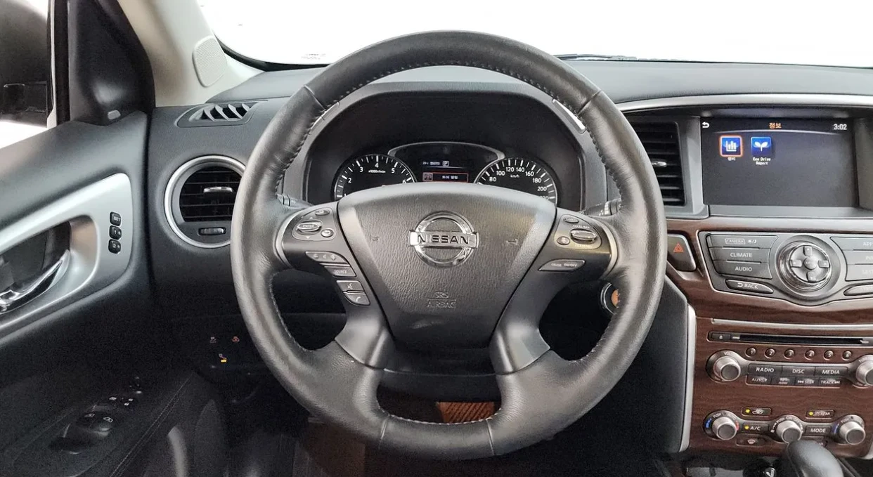 Nissan Pathfinder 3.5 Бензин 4х4, снимка 4 - Автомобили и джипове - 55102864