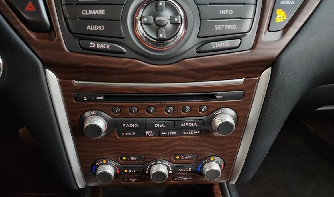 Nissan Pathfinder 3.5 Бензин 4х4, снимка 9 - Автомобили и джипове - 55102864