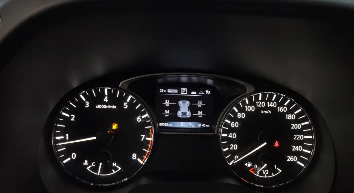 Nissan Pathfinder 3.5 Бензин 4х4, снимка 5 - Автомобили и джипове - 55102864