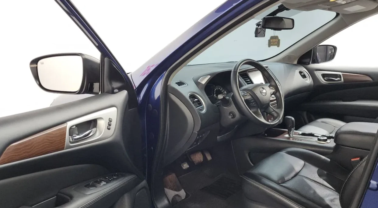 Nissan Pathfinder 3.5 Бензин 4х4, снимка 11 - Автомобили и джипове - 55102864