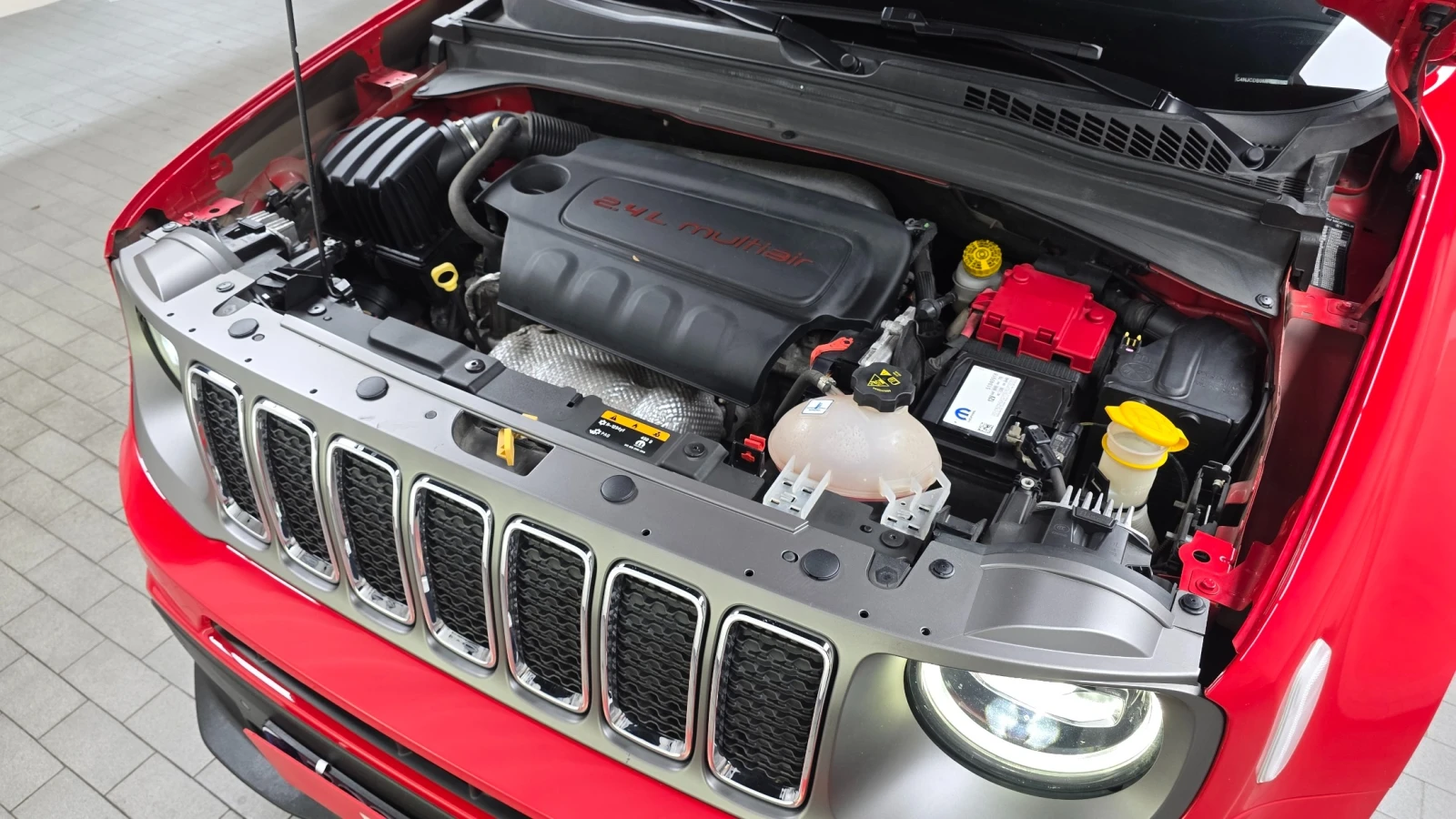 Jeep Renegade Limited 2.4* ПОДГРЕВ ВОЛАН/СЕДАЛКИ* hellascars.bg, снимка 16 - Автомобили и джипове - 55561425